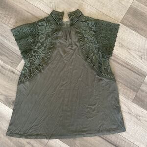 Cable and gauge lace shoulder top size medium